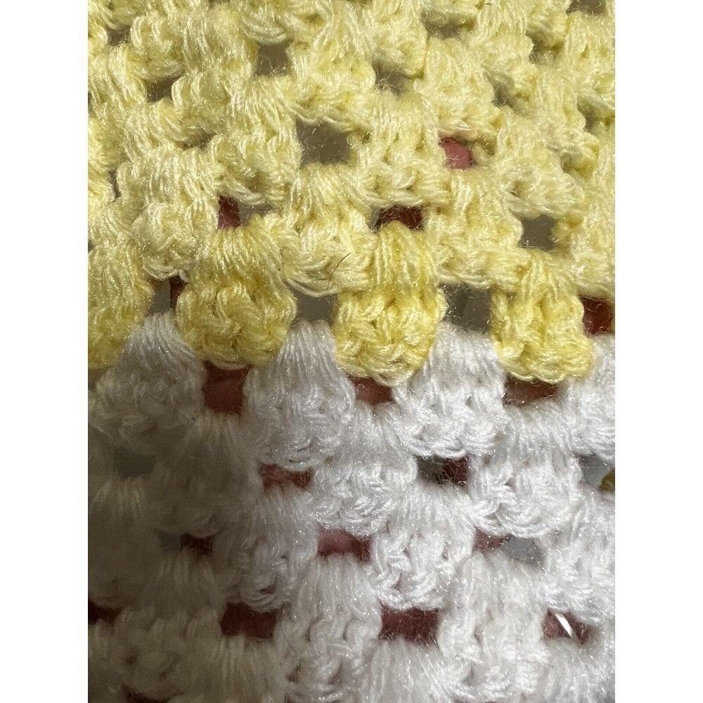 Handmade‎ crochet baby blanket new White Yellow Acrylic Yarn Lap - Picture 6 of 6